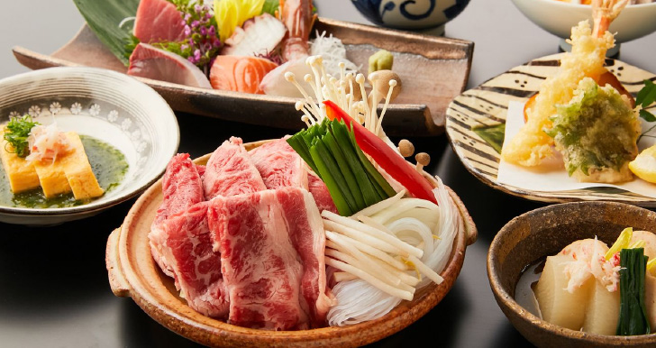 個別配膳<br>季節野菜と牛肉の<br>旨辛陶板焼き